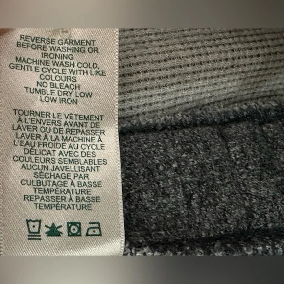 💛Like New💛 Roots: One Piece Pajamas- Size Small - Picture 11 of 11